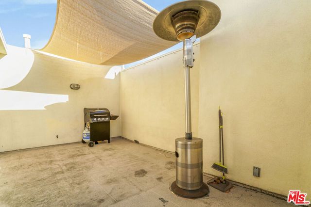 132 S Maple Drive 201, Beverly Hills, CA 90212