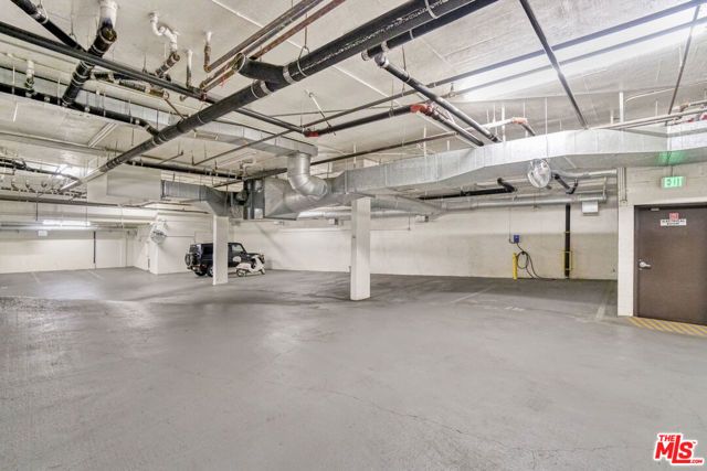132 S Maple Drive 201, Beverly Hills, CA 90212