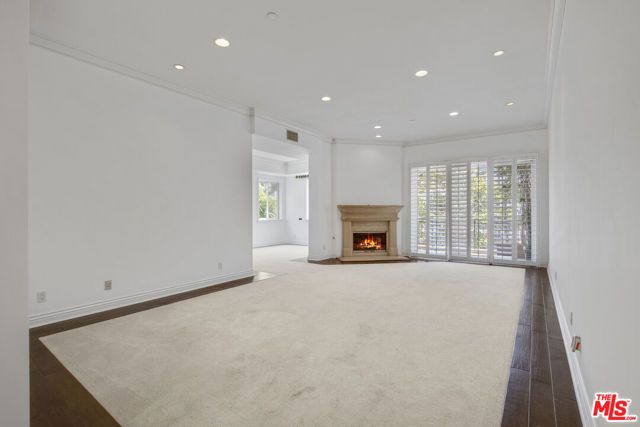 132 S Maple Drive 201, Beverly Hills, CA 90212