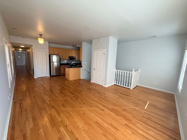 6823 S DORCHESTER Avenue 3, Chicago, IL 60637