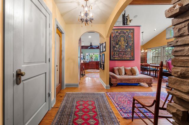 221 Park LN, Austin, TX 78704