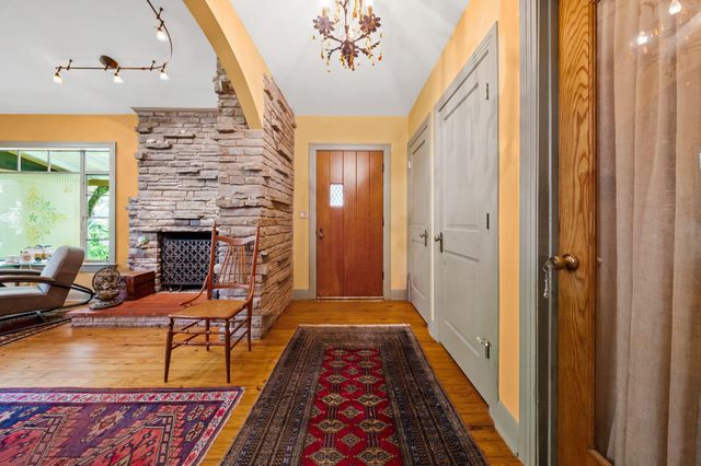 221 Park LN, Austin, TX 78704