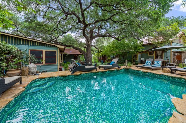 221 Park LN, Austin, TX 78704