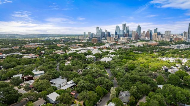 221 Park LN, Austin, TX 78704