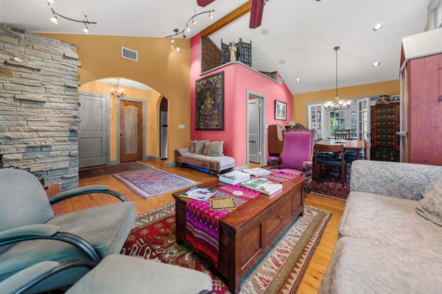 221 Park LN, Austin, TX 78704