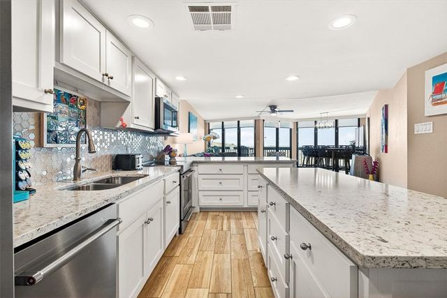 6745 Seacomber 109, Port Aransas, TX 73