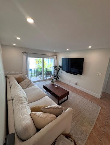 9227 SW 87th Avenue B7, Miami, FL 33176