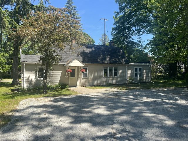 4865 Dowling Street, Montague, MI 49437