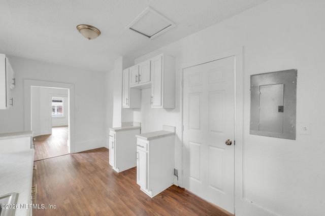 2106 MONCRIEF Road, Jacksonville, FL 32209