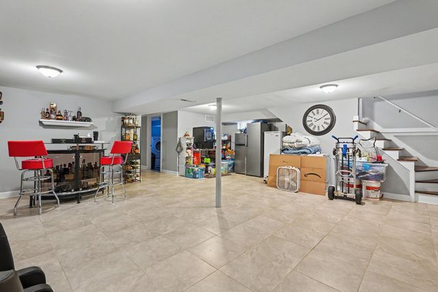 908 E 159th Place, South Holland, IL 60473