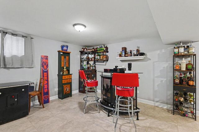 908 E 159th Place, South Holland, IL 60473