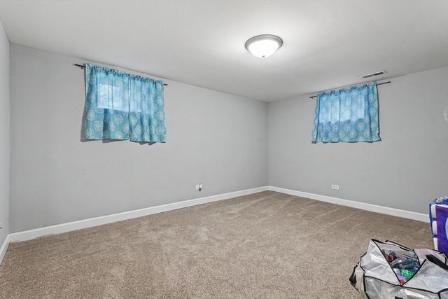 908 E 159th Place, South Holland, IL 60473