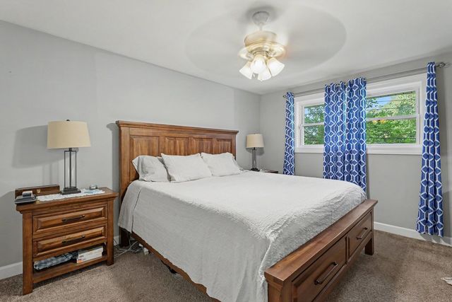 908 E 159th Place, South Holland, IL 60473