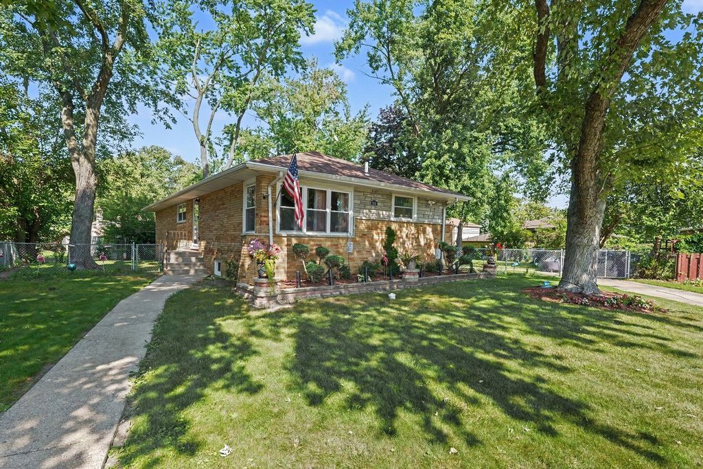 908 E 159th Place, South Holland, IL 60473