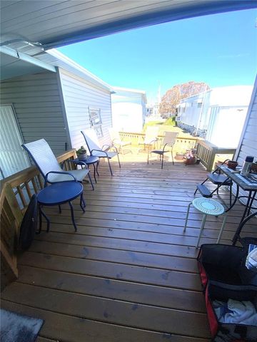 2207 69TH AVENUE W, Bradenton, FL 34207