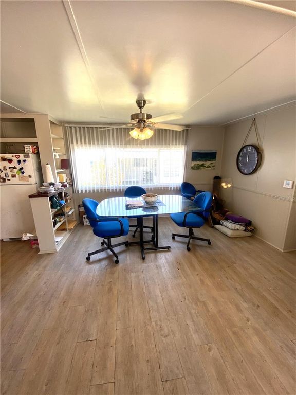 Image 14 of property listing at 2207 69TH AVENUE W, Bradenton, FL 34207