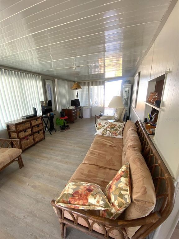 Image 15 of property listing at 2207 69TH AVENUE W, Bradenton, FL 34207