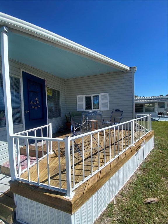 Image 3 of property listing at 2207 69TH AVENUE W, Bradenton, FL 34207