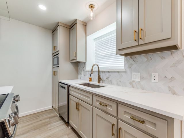 3703 Verlaine Drive, Carrollton, TX 75007