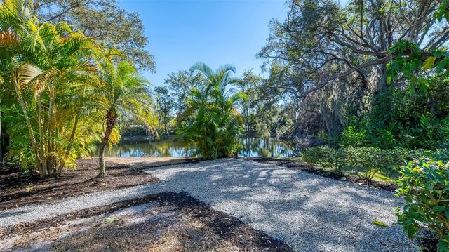 4900 OLD OAKLEAF DRIVE, Sarasota, FL 34233