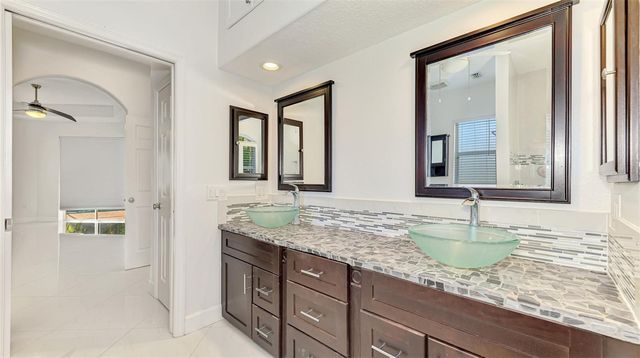 4900 OLD OAKLEAF DRIVE, Sarasota, FL 34233