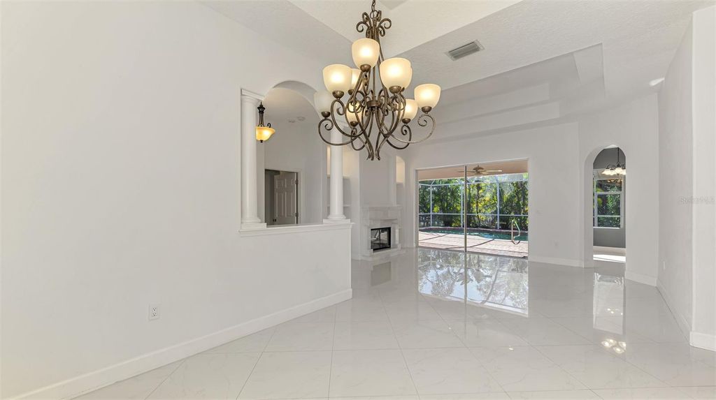 Image 19 of property listing at 4900 OLD OAKLEAF DRIVE, Sarasota, FL 34233