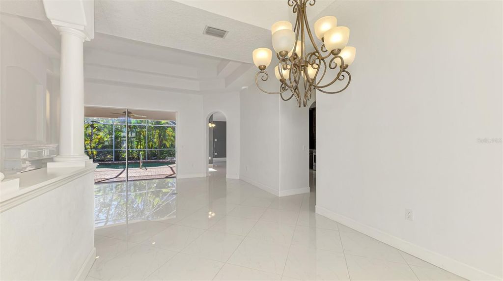 Image 20 of property listing at 4900 OLD OAKLEAF DRIVE, Sarasota, FL 34233