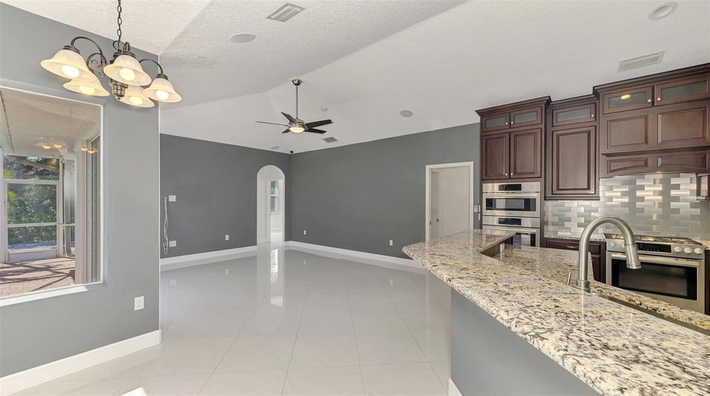 Image 21 of property listing at 4900 OLD OAKLEAF DRIVE, Sarasota, FL 34233