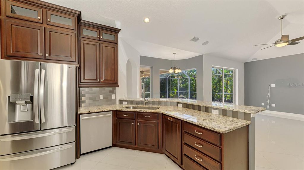 Image 36 of property listing at 4900 OLD OAKLEAF DRIVE, Sarasota, FL 34233
