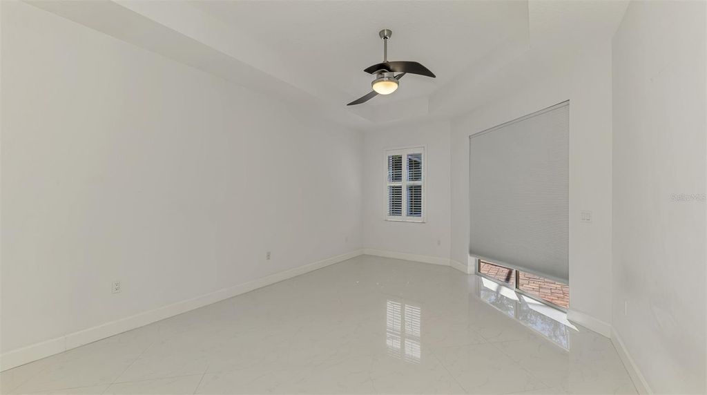 Image 38 of property listing at 4900 OLD OAKLEAF DRIVE, Sarasota, FL 34233