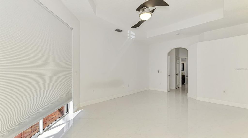 Image 41 of property listing at 4900 OLD OAKLEAF DRIVE, Sarasota, FL 34233