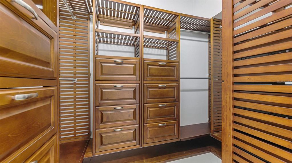 Image 47 of property listing at 4900 OLD OAKLEAF DRIVE, Sarasota, FL 34233