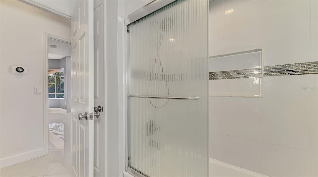 Image 55 of property listing at 4900 OLD OAKLEAF DRIVE, Sarasota, FL 34233