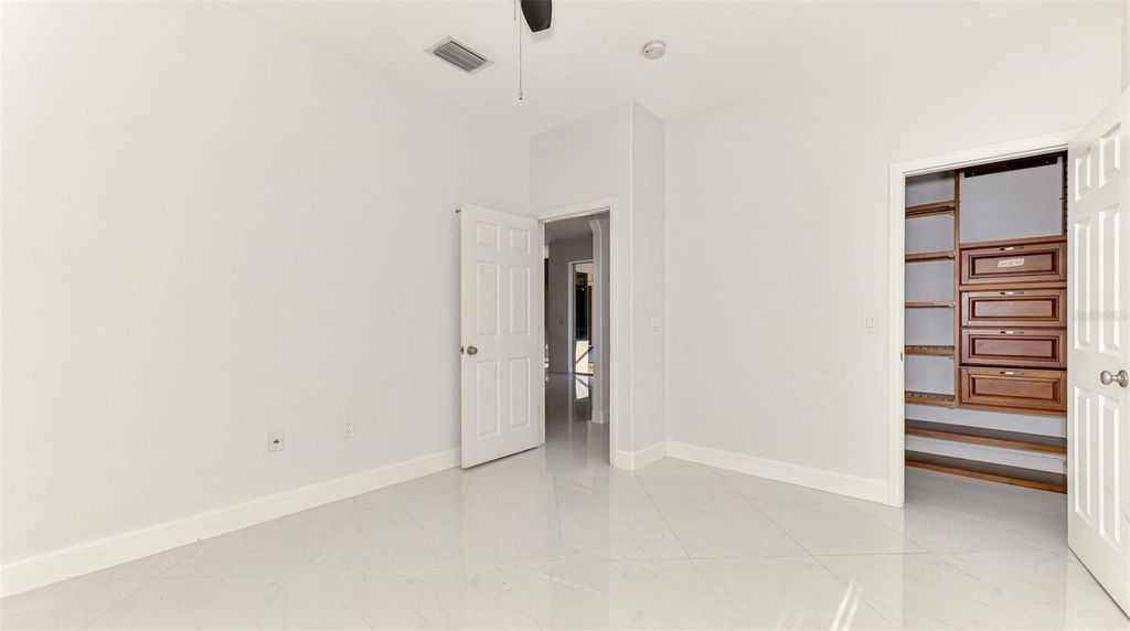 Image 57 of property listing at 4900 OLD OAKLEAF DRIVE, Sarasota, FL 34233