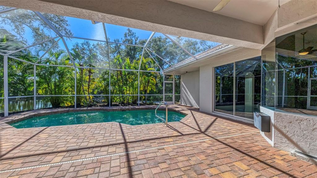 Image 63 of property listing at 4900 OLD OAKLEAF DRIVE, Sarasota, FL 34233