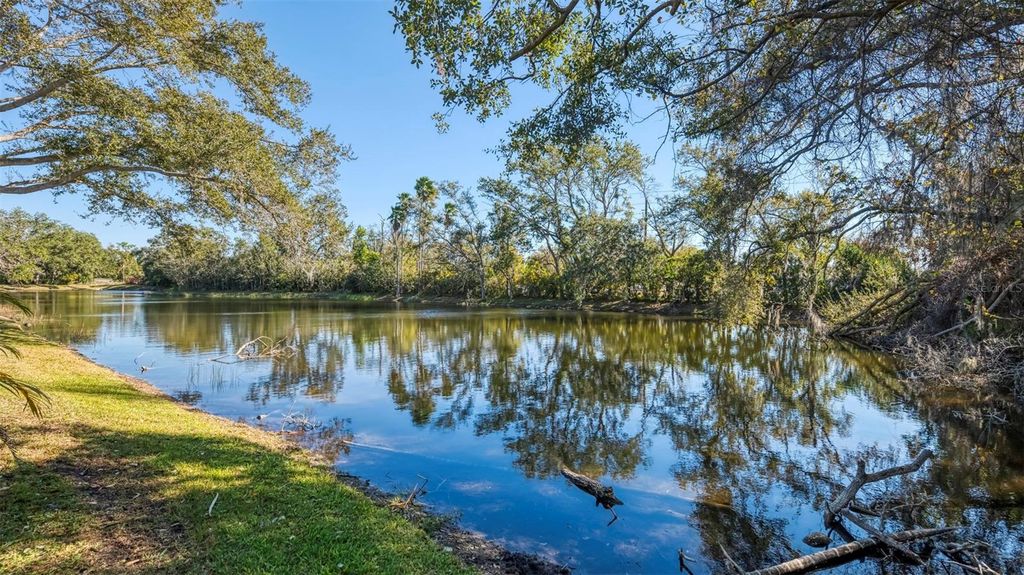 Image 69 of property listing at 4900 OLD OAKLEAF DRIVE, Sarasota, FL 34233