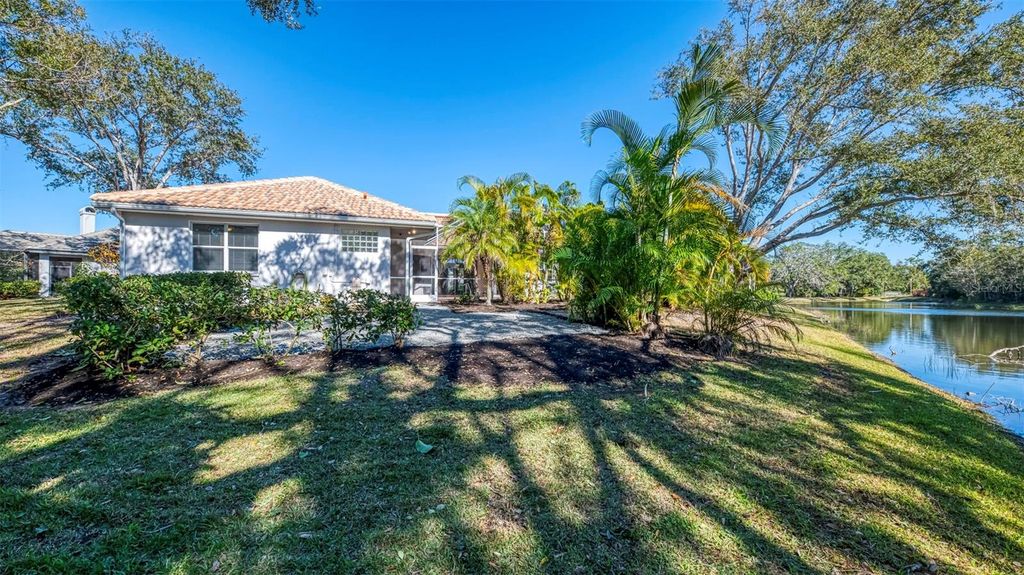 Image 70 of property listing at 4900 OLD OAKLEAF DRIVE, Sarasota, FL 34233