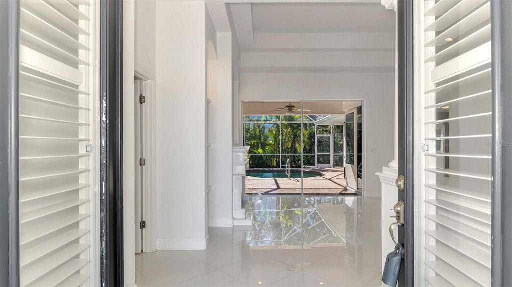 Image 8 of property listing at 4900 OLD OAKLEAF DRIVE, Sarasota, FL 34233