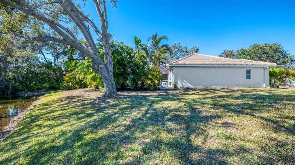 Image 71 of property listing at 4900 OLD OAKLEAF DRIVE, Sarasota, FL 34233