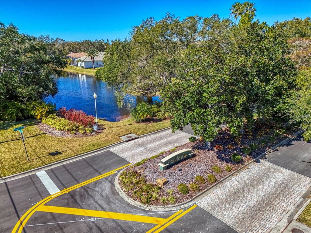 Image 78 of property listing at 4900 OLD OAKLEAF DRIVE, Sarasota, FL 34233