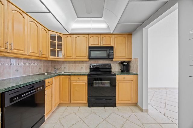 2750 NE 183rd Street 2601, Aventura, FL 33160