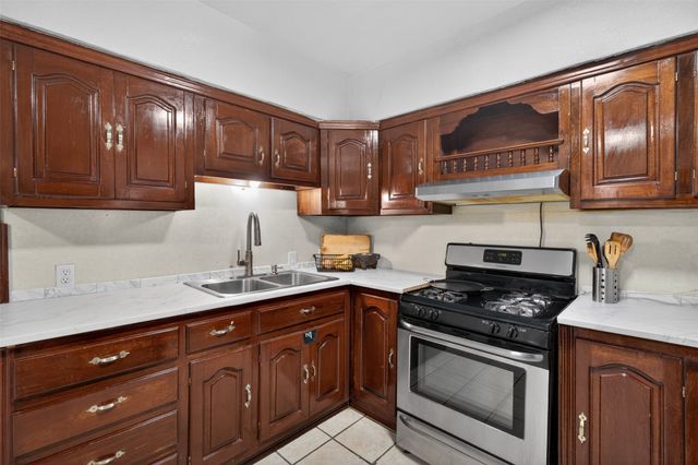 604 Graham Street, Cleburne, TX 76033