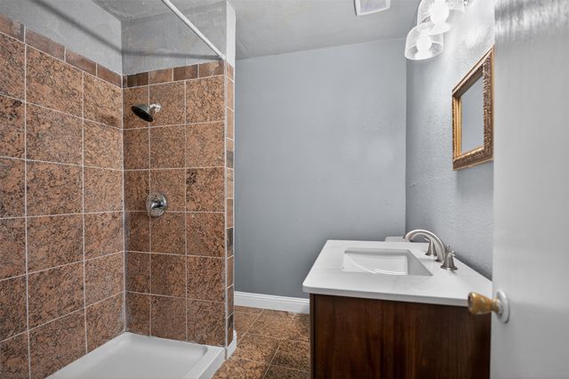 604 Graham Street, Cleburne, TX 76033