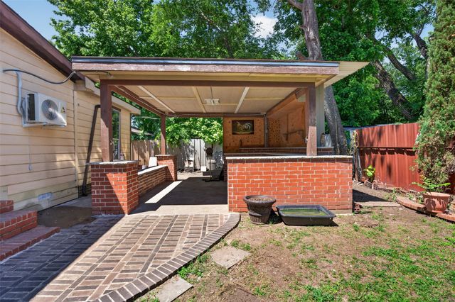 604 Graham Street, Cleburne, TX 76033