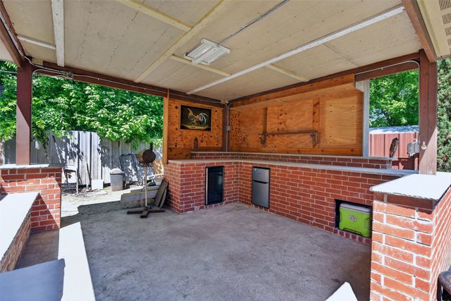604 Graham Street, Cleburne, TX 76033