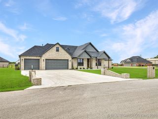 7010 E 137th Street North, Collinsville, OK 74021