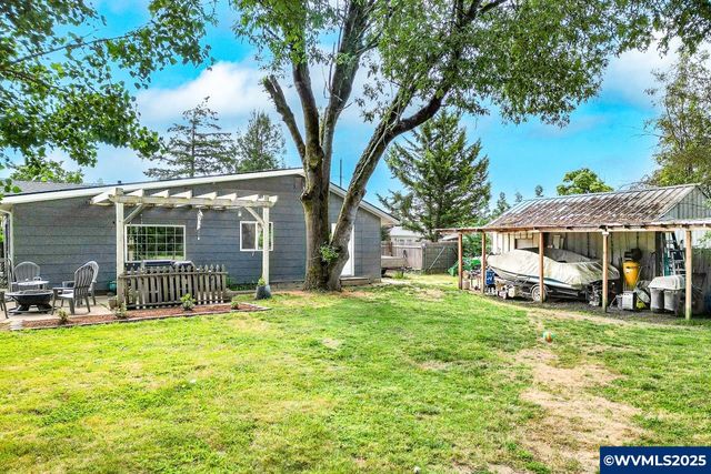 375 N 6th St, Harrisburg, OR 97446