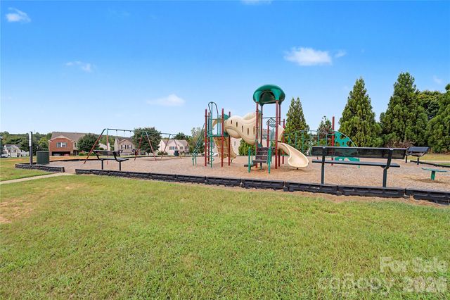 329 Farm Springs Drive, Mount Holly, NC 28120