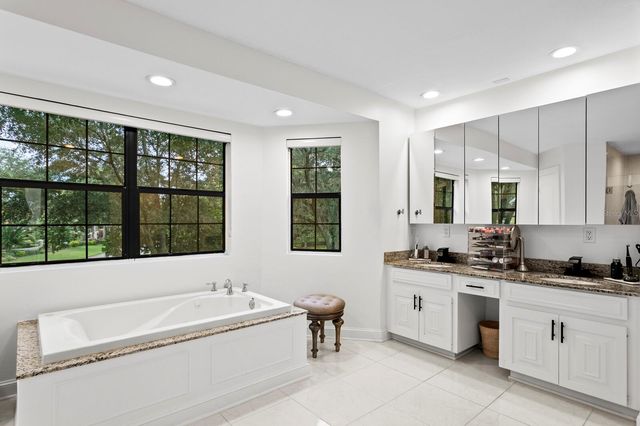 1001 BAJADA DE AVILA, Tampa, FL 33613