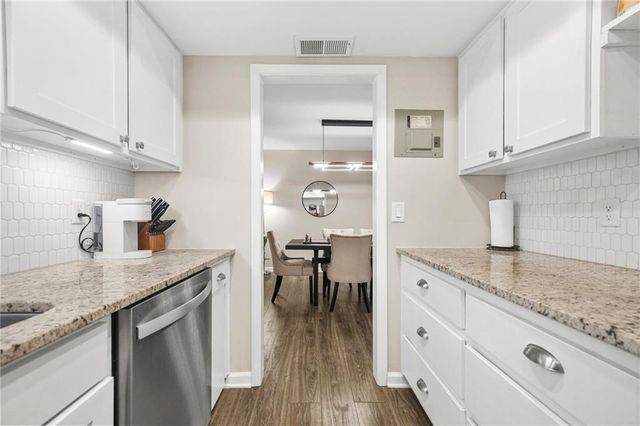 6851 Roswell Road Road F30, Sandy Springs, GA 30328